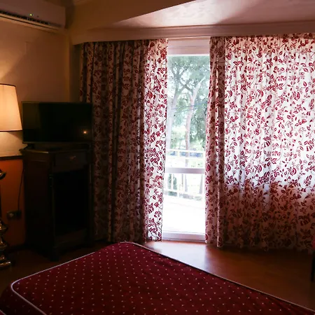 El Cisne Hotel
