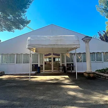 El Cisne - Parking Exterior Gratuito فندق