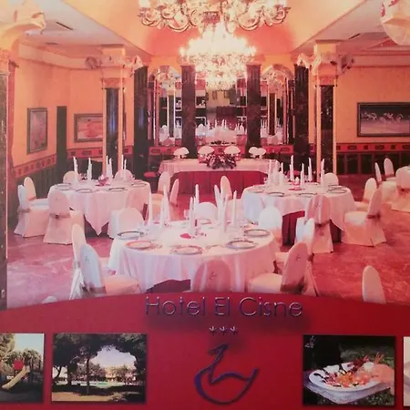 ホテル El Cisne 3*