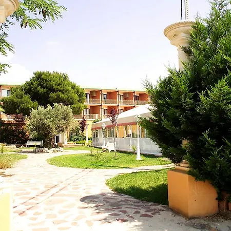 El Cisne Hotel